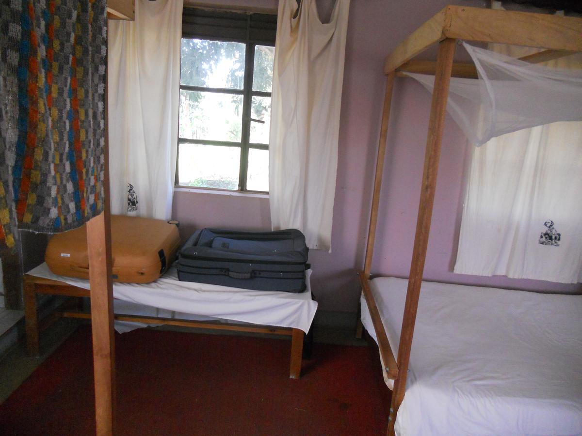 Masaka Backpackers, Tourists Cottage & Campsite Экстерьер фото