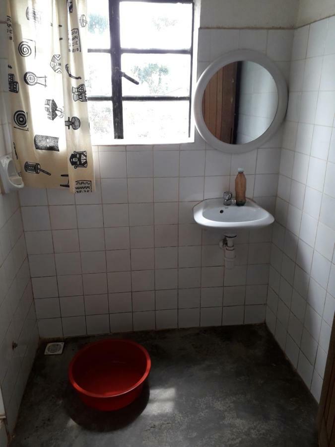 Masaka Backpackers, Tourists Cottage & Campsite Экстерьер фото
